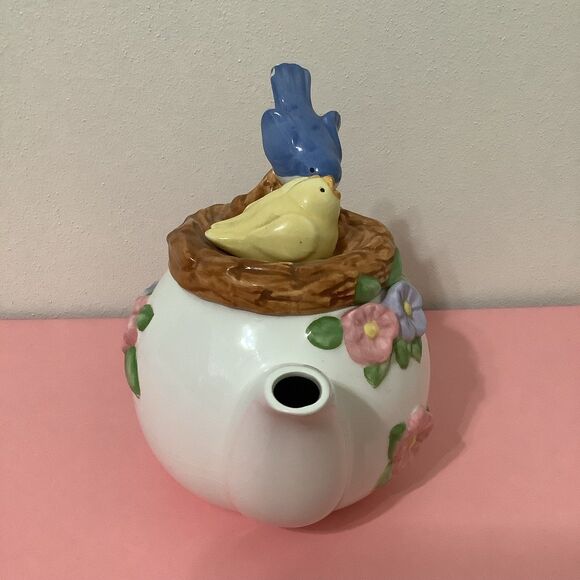 Vintage Retro Cottagecore Spring Birds Nest Bluebird Floral Novelty Tea Pot - Picture 5 of 6